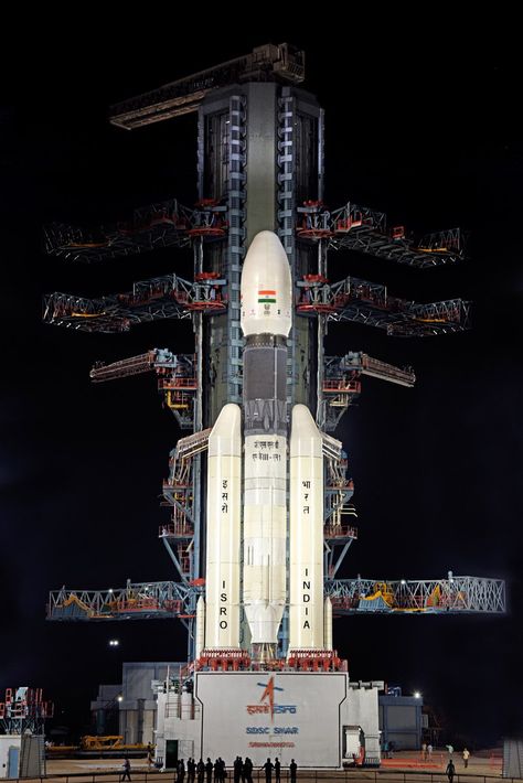 #Chandrayaan2 #GSLVMkIII #ISRO Isro India, Indian Space Research Organisation, Astro Science, Space Launch, Moon Missions, Historical Moments, Space Program, Space Flight, Space Shuttle