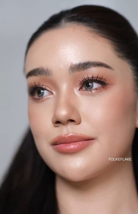 Filipino Make Up Looks, Asian Dewy Makeup, Makeup For Graduation Day, Bride Make Up Asian, Glam Soft Makeup, Soft Glam Makeup Asian Round Face, Filipiniana Make Up Look, Thai Glam Makeup, Photo Id Makeup