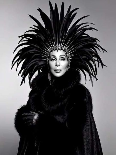 Cher Singing, Cher 70s, Cher Photos, Bob Mackie, Vogue Magazine, Iconic Women, Lady And Gentlemen, Gentleman, Pin Up