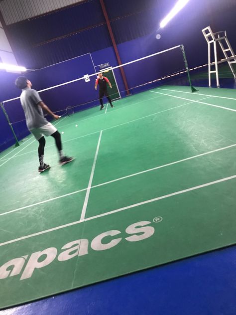 #aesthetic #tiktok #play #badminton #match #court #men #boys #night #random #life #tough Badminton Aesthetic Boy, Playing Badminton Aesthetic, Badminton Aesthetic, Badminton Match, Badminton Pictures, Play Badminton, Playing Badminton, Badminton Court, Badminton Sport