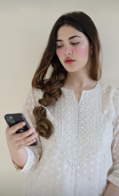 White Kurta Aesthetic, White Dress Designs, Eid Snaps, Royal Saree, Naimal Khawar, Girly Dp, Traditional Attires, Simple Kurti Designs, Turkish Women Beautiful