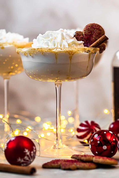 Gingerbread Martini - The Cookie Rookie® Christmas Dessert Martini, Christmas Dessert Cocktails, Holiday Cocktail Photography, Christmas Themed Drinks Cocktails, Christmas Drinks Aesthetic, Gingerbread Martinis, Christmas Holiday Cocktails, Gingerbread Cocktail, Gingerbread Martini Recipe