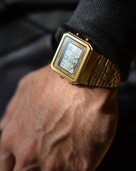 Small Wrist Watch Guy on Instagram: “The style per dollar spent value of a gold vintage series casio A500 is just awesome! #digihumpday #wristshotwednesday A shot from the…” Casio A500, Casio Vintage, Dapper Style, Watch Vintage, Digital World, Square Watch, Steel Watch, Stainless Steel Watch, Casio Watch