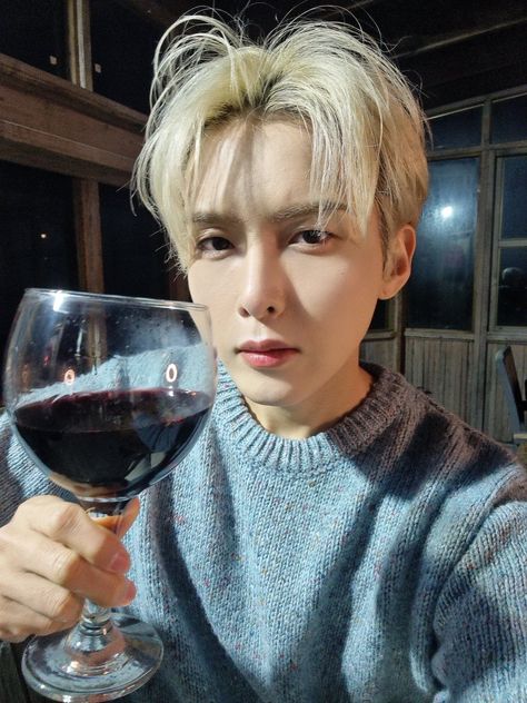 Kim Ryeowook, Emo Kid, Love My Family, I Have No Friends, Twitter Update, Prince And Princess, Super Junior, Wine, On Twitter