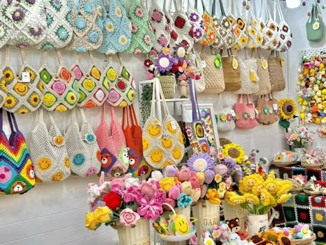 Crochet Display Ideas, Crochet Stationary, Acrylic Yarn Projects, Crochet Room Decor Ideas, Small Business Crochet, Craft Market Stall Ideas, Crochet Display, Crochet Acrylic Yarn, Crochet Room Decor