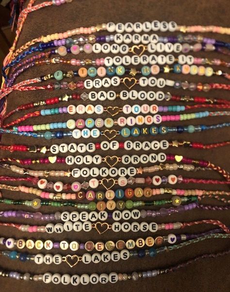 love this Taylor Swift Friendship Bracelet Fearless, Taylor Swift Concert Bracelet, Taylor Swift Eras Tour Friendship Bracelets, Frenship Bracelet, The Eras Tour Friendship Bracelets, Taylor Swift Eras Bracelet Ideas, Concert Preparation, The Eras Tour Bracelets, Taylor Friendship Bracelet