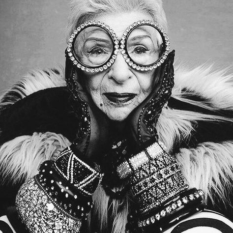 Iris Apfel Anita Ekberg, Catherine O'hara, Glasses Fashion Women, Saatchi Gallery, Trendy Jewerly, Photographie Portrait Inspiration, Antonio Marras, Richard Avedon, Rare Birds