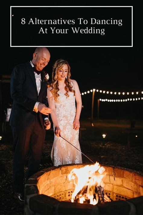 Fire Pits At Weddings, Bonfire Wedding Ceremony, Fire Pit Wedding Reception, Wedding Without Reception, Bonfire Reception Ideas, Bonfire Wedding Ideas, Beach Bonfire Wedding Reception, Campfire Wedding Ideas, Bonfire Set Up Ideas