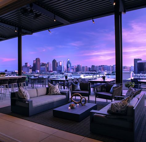 Rooftop Restaurants In Dallas | Uptown Rooftop Bars - Upside West Village Dallas Rooftop Bars, Places In Dallas, Dallas Bars, Uptown Dallas, Rooftop Restaurants, Dallas Restaurants, Dallas City, Dinner Places, Rooftop Party