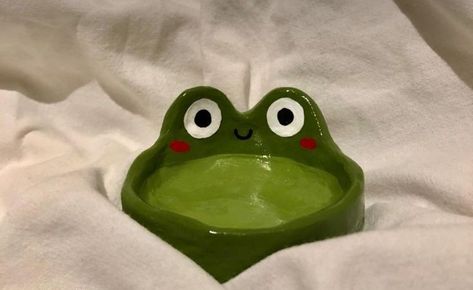 Frog Ashtray Clay, Clay Jewellery Holder, Clay Diy Projects, Tanah Liat, Clay Crafts Air Dry, Pottery Crafts, Modeling Clay, Ceramics Pottery Art, Cute Clay