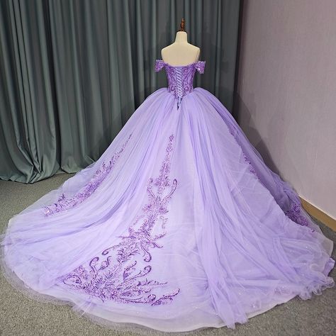 Norah (@wedding_evening_loveseason) • Instagram photos and videos Repunzel Dress, Quince Aesthetic, Ballroom Extravaganza, Wedding Veil Blusher, Bridal Hair Bands, Quinceañera Dresses, Mini Wedding Dresses, Quinceanera Ideas, Tea Length Wedding