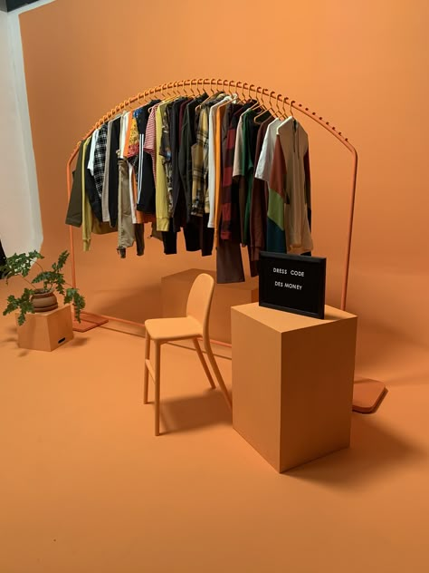 Exhibition Stall Design For Clothes, Pop Up Merchandise Display, Clothing Pop Up Display, Clothing Brand Pop Up Shop Setup, Apparel Booth Display, Instore Display Design, Display Merchandise Ideas, Pop Up Clothing Shop, Pop Up Stalls