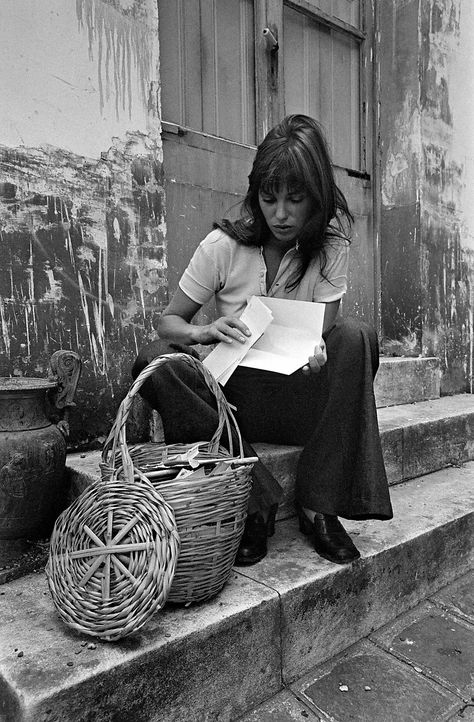 Jane Birkin Jane Birken, Jane Birkin Basket, Jane Birkin Style, Androgynous Women, Jordyn Wieber, Shawn Johnson, 70 Fashion, Ellie Saab, Ashlee Simpson