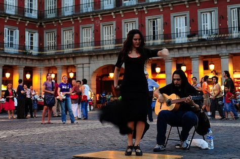 Flamenco dancing on the streets of Madrid! Finger Snapping, Save The Last Dance, Spain Aesthetic, Music And Dance, Traditional Song, Flamenco Dancing, Southern Spain, Ethnic Dress, Cultural Events