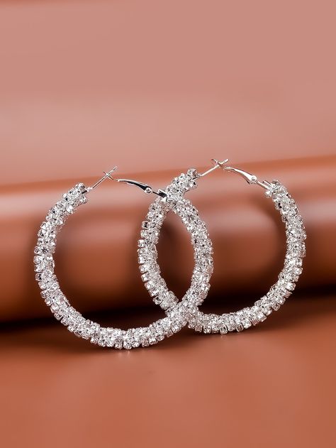 Silver Prom Jewelry, Spring Jewelry Trends, Large Silver Hoop Earrings, Flowy Dresses, Prom Earrings, Body Jewelry Piercing, Prom Jewelry, Spring Jewelry, Girly Accessories