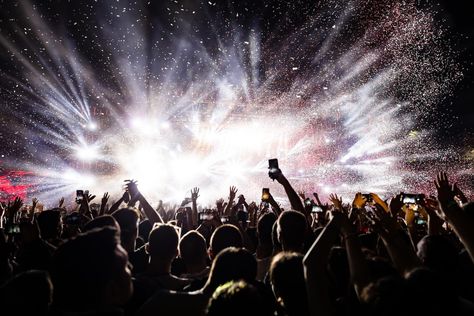 Free Photo | Excited audience watching confetti fireworks and having fun on music festival at night copy space Festival Guide, Independent Filmmaking, Sundance Film Festival, Sundance Film, Movie Buff, Park City, Main Street, Us Travel, Cool Places To Visit