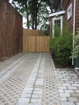 Pea Gravel Driveway, Permeable Driveway, Permeable Pavers, Gravel Driveway, Driveway Landscaping, Paver Driveway, Pea Gravel, Easy Landscaping, Island House