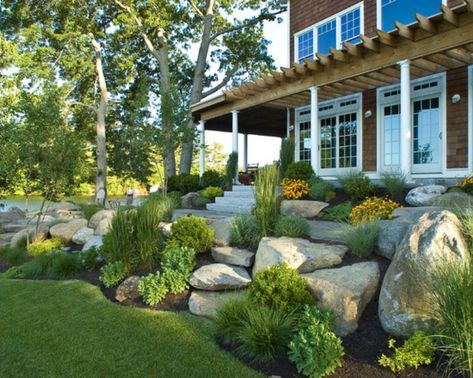 Rustic Garden Design, Small House Exteriors, Rock Garden Landscaping, Rustic Gardens, Small House Design, Small Home, Rustic Diy, House Designs Exterior, Rock Garden