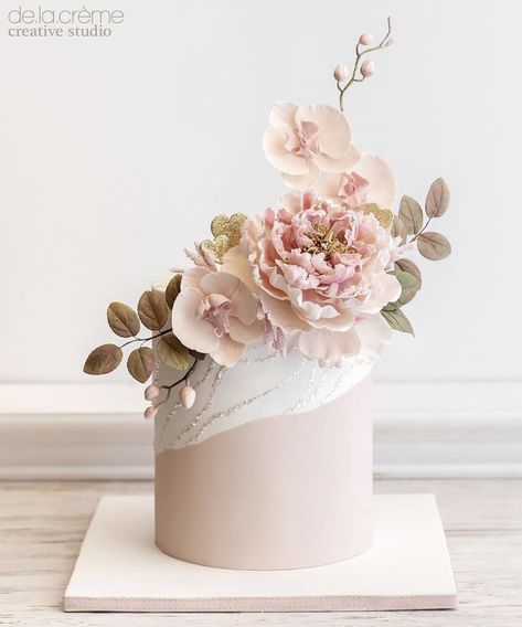 Wedding Cakes One Tier, Blush Pink Wedding Cake, Flower Cake Design, Blush Wedding Cakes, Sugar Flowers Cake, Floral Cakes, Single Tier Cake, Birthday Cake With Flowers, Small Wedding Cakes