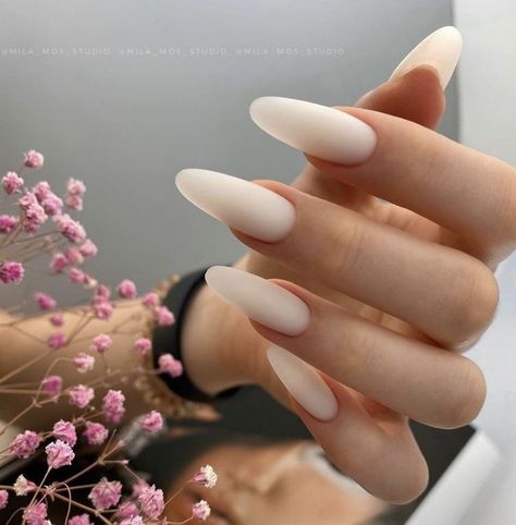 Long Round Nails 18 Ideas: Embrace Elegance and Style Oval Nails Long Design, Oval Nails Long Acrylic, Pink And White Round Nails, Nails Outline Design, Long Round French Tip Nails, Long Round Acrylic Nails, Round Long Nails, Long Oval Nails Acrylics, Round Nails Long