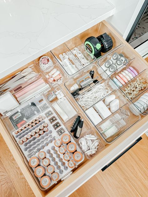 How To Organize A Junk Drawer | Gracefully Glam Kitchen Junk Drawer Organization, Craft Drawer Organization, Junk Drawer Organization, Small Spaces Storage, Storage Aesthetic, Kitchen Junk Drawer, Smart Storage Ideas, Organize Bathroom, Office Drawer Organization