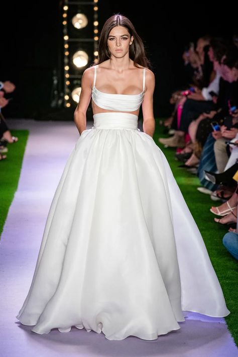 Brandon Maxwell Runway, Award Dresses, Light Dresses, Walking Art, Gala Gowns, Ball Skirt, Brandon Maxwell, Blushing Bride, Ball Gown Skirt