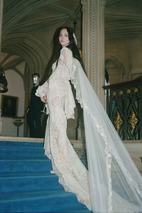 Morticia Addams, Goth Wedding, White Wedding Dress, Gothic Wedding, Wedding Mood, Wedding Dress Inspiration, Dream Wedding Dresses, Dream Dress, Style Icon