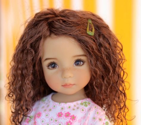 Today I decided to make a lambswool wig for one of my Little Darlings by Dianna Effner and thought I'd photograph the process in the hope th... Doll Making Tutorials, Homemade Dolls, Beautiful Wigs, Doll Wigs, Waldorf Doll, Doll Tutorial, Waldorf Dolls, Wig Making, Pretty Dolls