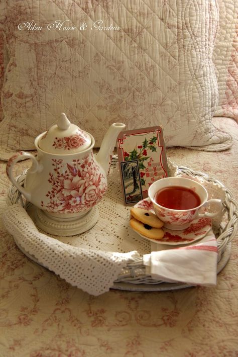 Peaceful Sunday, House Gardens, Bed Spread, Cuppa Tea, Chocolate Caliente, Christmas Tea, My Cup Of Tea, Tea Tray, Tea House