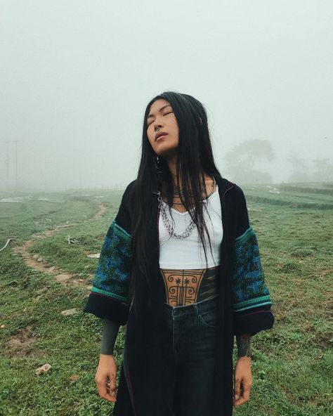 Anh Wisle Anh Wisle, Mens Outdoor Style, Rustic Outfits, Fire Fits, Asian Outfits, Boho Vibe, Mode Inspiration, Inspirational Women, Beautiful Photography