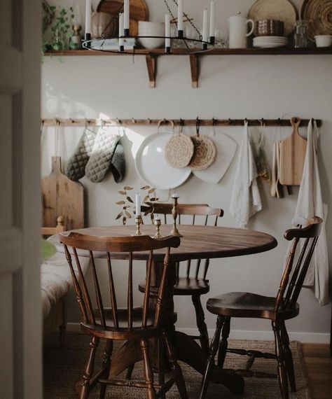 Cottage Core Dining Room, Cottagecore Home, Small Dining, Slow Living, 인테리어 디자인, House Inspiration, Cottage Core, Kitchen Inspirations, Home Decor Inspiration