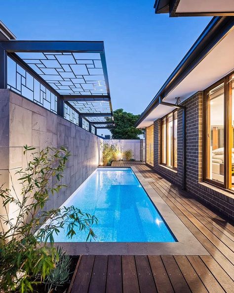 Bayon Gardens on Instagram: “Side yard potential 👏  #bayongardens  #bayonglenwaverleyproject” Ideas De Piscina, Luxury Pools Backyard, Swim Spas, Infinity Pools, Vinyl Pool, Small Swimming Pools, Small Pool Design, Luxury Pools, Small Pools