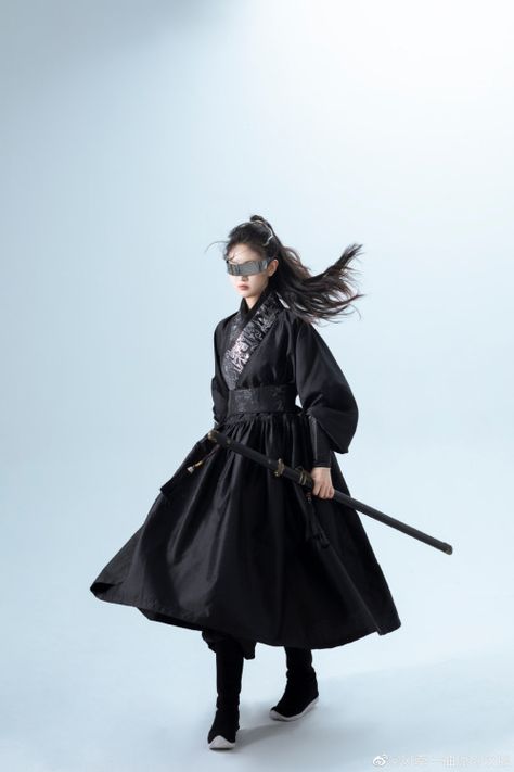 Chinese Swordsman Hanfu, Chinese Warrior Outfit, Warrior Outfits Female, Female Warrior Outfit, Hanfu Gallery, Black Hanfu, Pretty Costumes, Traditional Asian Clothing, Combat Clothes