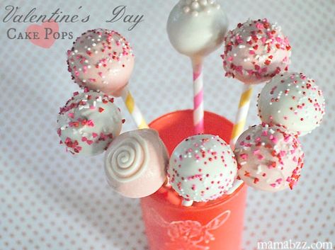 Valentine's Day Cake Pops from MamaBuzz Valentines Marshmallow Pops, Valentine Snacks, Babycakes Cake Pop Maker, Cherry Chip Cake, Creative Valentines Day Ideas, Cake Pops Recipe, Valentine Cake Pop, Cake Ball Recipes, Huge Cake