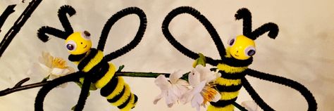 Bijen knutselen - lieve bijtjes van chenilledraad?oaapis=98bbes9vv1qhsmkc818c8pjrf1 Bee Hives Diy, Jellyfish Craft, Reuse Plastic Bottles, Construction Paper Crafts, Handmade Charlotte, Lollipop Sticks, Bee Crafts, Chenille Stems, Crochet Diagram