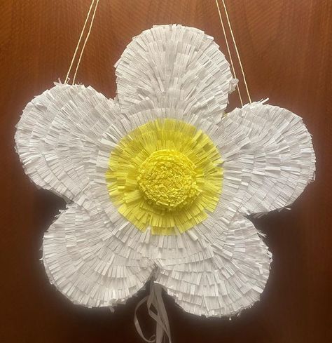 The Tag Company on Instagram: "DAISY!! The fresh, crisp appearance of this flower symbolises new beginnings, and it’s bright colours are known to spread happiness like wildfire. I suppose this goes for all flowers right? #flowerpinata #daisypinata #flowertheme #naturetheme #daisy #whiteflowerpinata #themebirthday #birthdaypinata #pinata #mumbaipinata #handmade #trending #pinataindia #thetagcompany #partyideas #birthdaypartyideas #birthday #khoibag #personalised #pinatamumbai" Daisy Piñata, Pinata Aesthetic, Daisy Pinata, Piñata Aesthetic, Flower Pinata, Birthday Pinata, Pinata Cake, All Flowers, Bright Colours