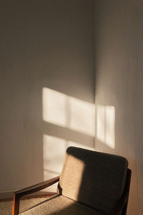 interior, shadows on the wall. Minimalist Photography, Fotografi Urban, Minimal Photography, Fotografi Vintage, Shadow Photography, Fotografi Editorial, Mood And Tone, Foto Ideas Instagram, Minimalist Wallpaper