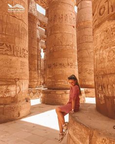 Egypt Outfits Women, Sahara Desert Outfit, Cairo Pyramids, Shooting Pose, Egypt Outfits, Desert Outfit, Nile Cruise, Egypt Aesthetic, Egypt Fashion