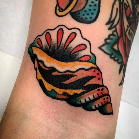 Underwater Traditional Tattoo, Nautical Tattoo Filler, Traditional Shell Tattoo, Traditional Fish Tattoo, Traditional Nautical Tattoo, Traditional Tattoo Artwork, Lobster Tattoo, Lisa Tattoo, Tattoo Fillers