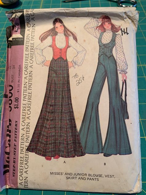 McCalls 3800 70’s Sewing Patterns, 70s Glamour Fashion, Accurate 70s Fashion, 70s Skirt Outfit Vintage, Womens 1970s Fashion, 70s Capsule Wardrobe, Late 1970s Fashion, 1970s Rock Fashion, Abba Clothes