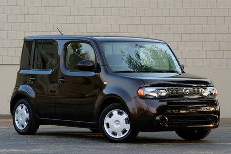 Nissan Cube n black....so me!!!! Godly Goals, Cube Car, Nissan Cube, Vehicle Accessories, Used Toyota, Nissan Cars, Nissan Leaf, Nissan Juke, Weird Cars