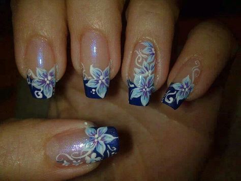 Winter flowers Tipped Nails, Nails For Bride, Really Cute Nails, Wedding Nails For Bride, Bride Nails, I Love Nails, Wedding Idea, Fire Nails, Floral Nails