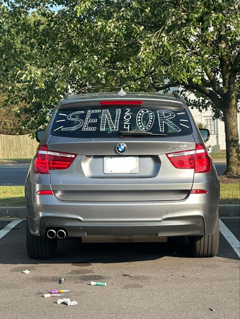 2024 senior window marker paint design #senior #senioryear #seniorpictures #paint Car Window Marker Ideas, Car Markers Window Ideas, Senior Car Window Paint Ideas, Senior Window Paint, Car Window Paint, Senior Year Things, Window Paint, Senior Year Fun, Window Markers