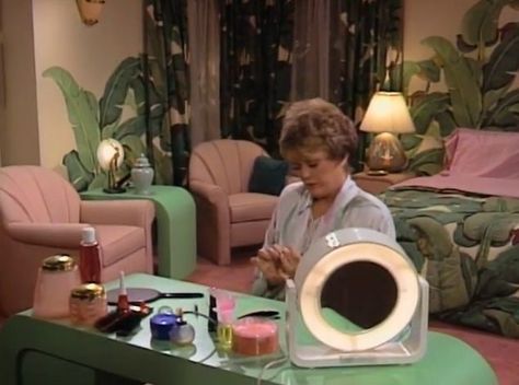 Hausmatter Interiors Fall 2019 One Room Challenge Week One — Hausmatter Golden Girls House, 1980s Interior, 80s Bedroom Aesthetic, 80s Interior Design, Blanche Devereaux, 80s Room, 80s Art Deco, 80s Bedroom, 80s Home