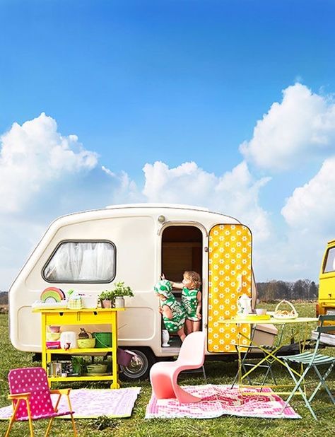 Caravan Exterior, Caravan Vintage, Camper Vintage, Camping Vintage, Retro Caravan, Caravan Interior, Go Glamping, Vintage Caravan, Vintage Caravans