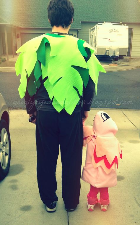 Palm Tree Costume, Diy Palm Tree, Jungle Book Costumes, Flamingo Costume, Lion King Jr, Tree Costume, Halloween Bedroom Decor, Monster Costumes, Easy Costumes