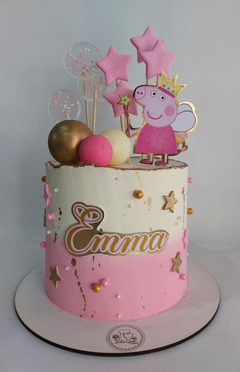 Small Peppa Pig Cake, Pink Peppa Pig Cake, Props Pig Cake, Peppa Pig Cake Topper Printable Free, Cake Peppa Pig Birthday, Peppa Pig Cake Ideas 3rd Birthday, Pepa Pig Cake Ideas, Pepa Pig Birthday Decoration, Peppa Pig Birthday Party Cake