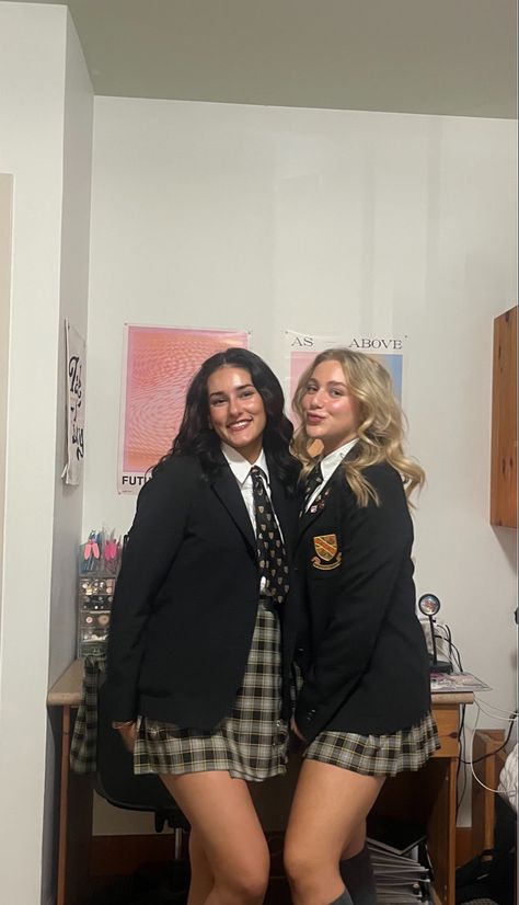 Uk Uniform, Alter Ego Photos, School Uniform Uk, Jenna Coleman Style, Private School Uniforms, Uk School, Holly Willoughby Outfits, Funny Photos Of People, Uniform Outfits