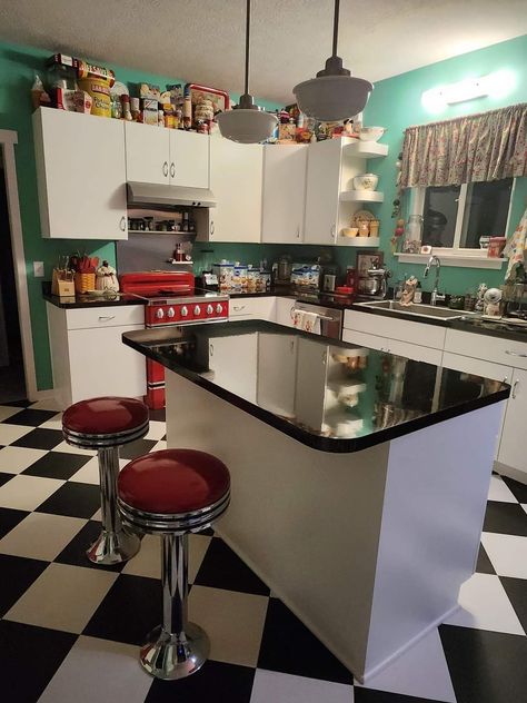 60s Diner, Diner Kitchen, Kitchen Diner, 3d Modeling, House Inspo, Home Ideas, Diner, Kitchens, Pins