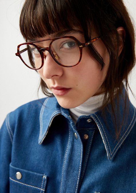 The KALEOS EYEHUNTERS // WEIL Eyeglasses offers a square double bridge shape for women crafted out of acetate. Double Bridge Glasses, Eyewear Advertising, Aesthetic Glasses, Glasses Inspo, Glasses Outfit, Beautiful Glasses, Funky Glasses, Eyeglasses 2024, Women Crafts